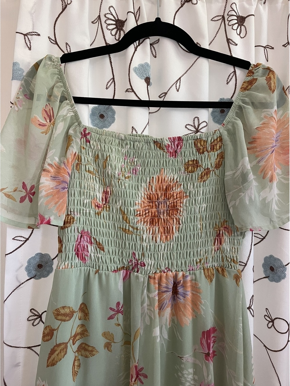 Lily Rose | S | Mint Floral Smocked Maxi Dress - Picture 4 of 9